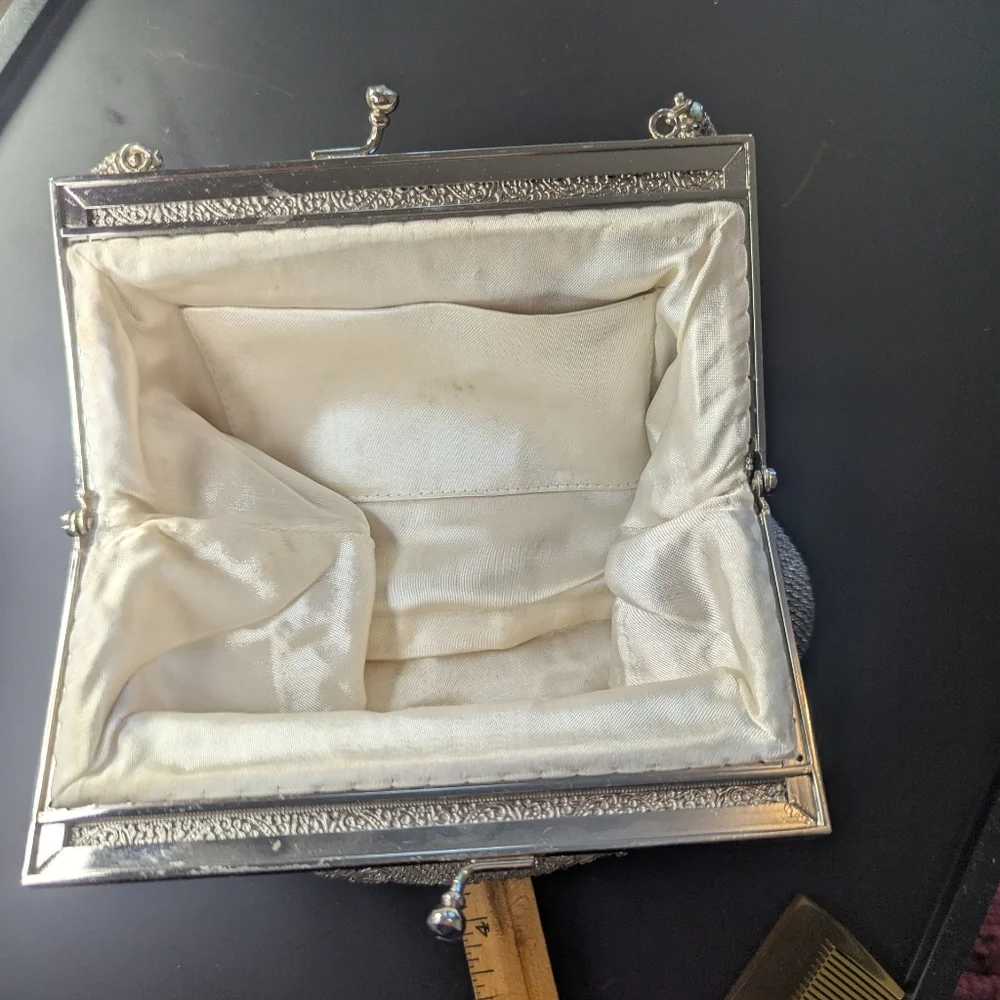 🩶 Vintage Silver Beaded Bling Snap Purse Comb Case Satin Pockets